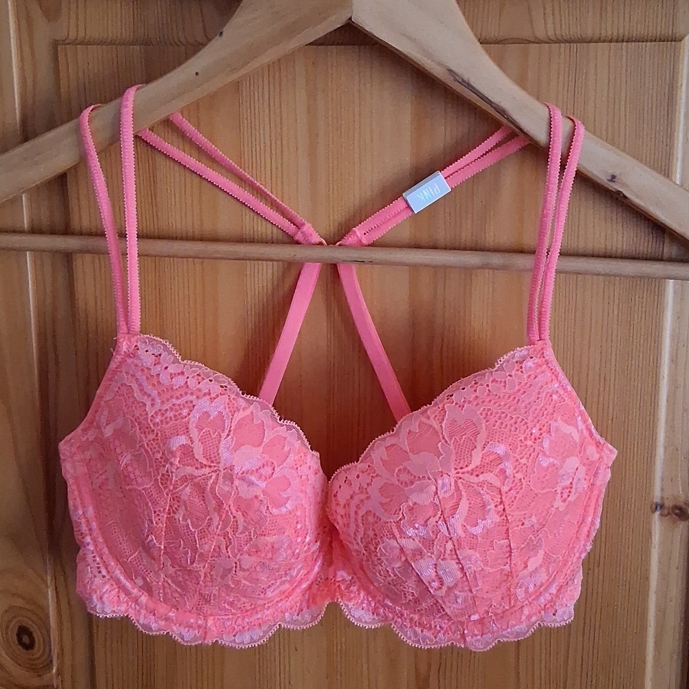 New Pink Victoria's Secret Vibrant Lace Push Up Bra Size 34C - Picture 1 of 9